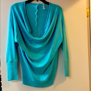 Blue/Seafoam top for sale